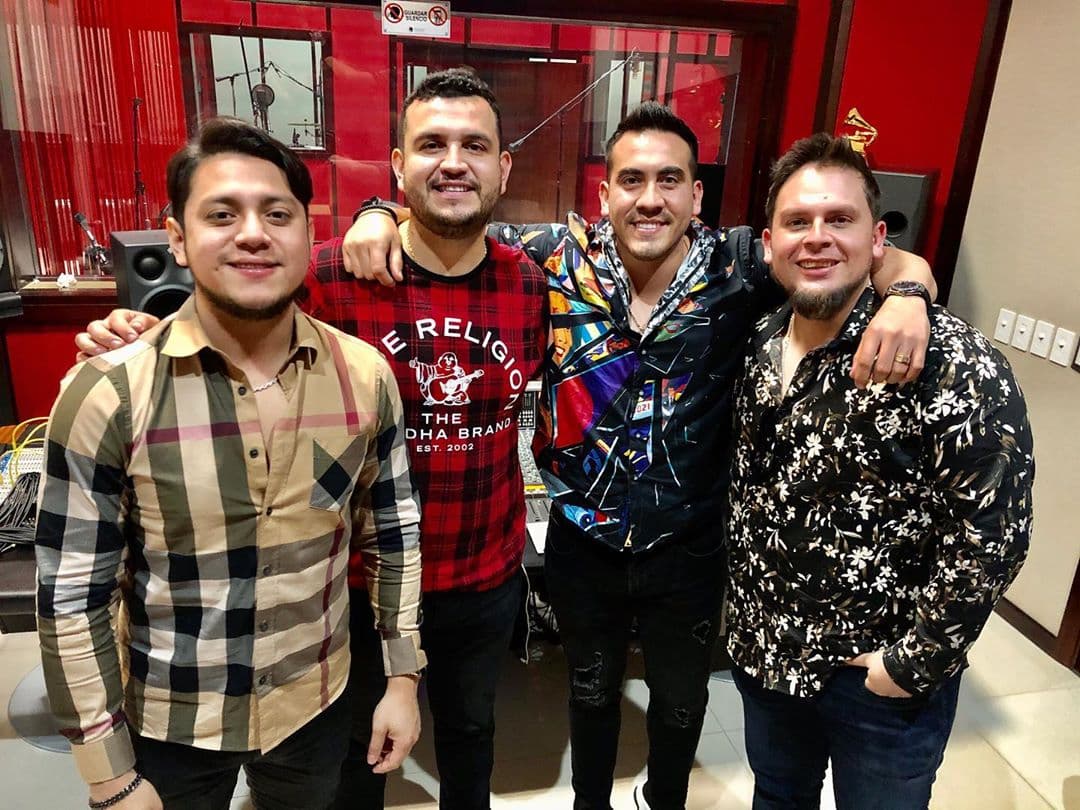 Calibre 50 está conformado por Edén Muñoz , Armando Ramos, Erick García y Alejandro Gaxiola.