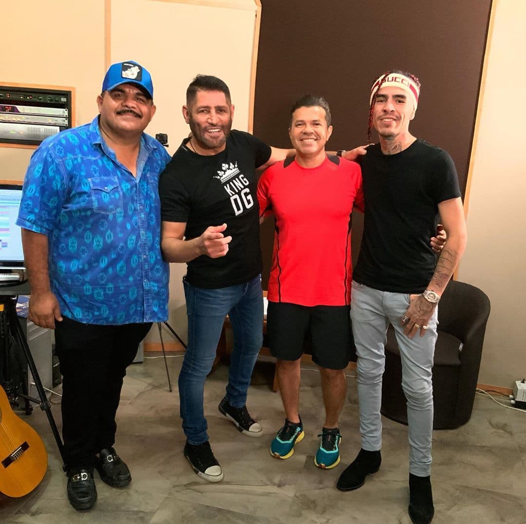 Además del solista de Sonora, Chuy Lizárraga, Grupo Codiciado y Jorge Medina fueron los amigos que eligió Pancho para acompañarlo en este disco tan especial.