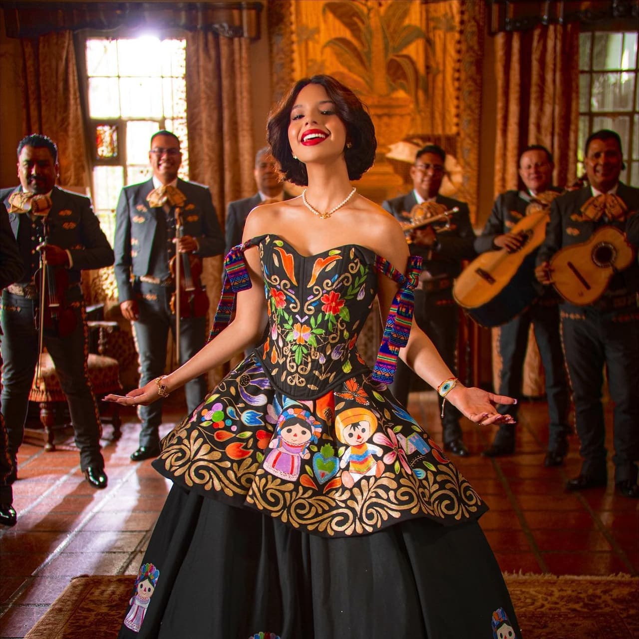 Ängela Aguilar dará concierto gratuito en el Zócalo de la Ciudad de México por el Día de Muertos.