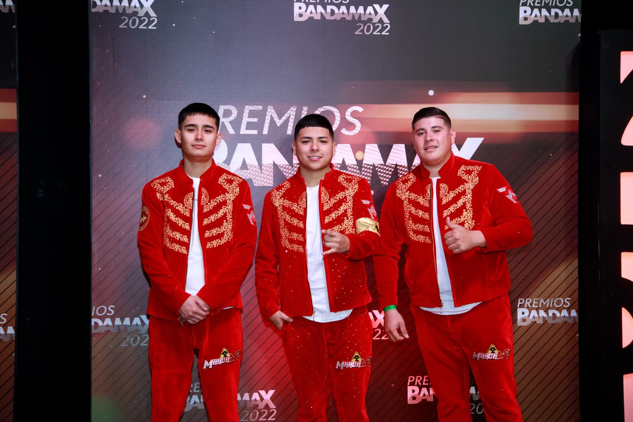 Marca MP en en la alfombra roja de los premios Bandamax 2022.