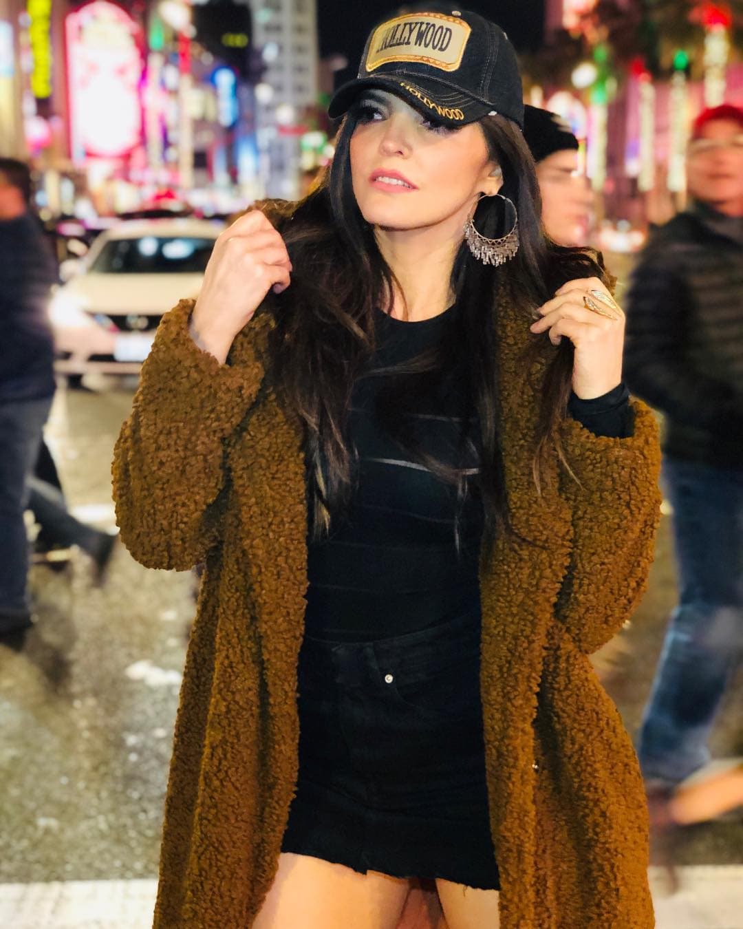 Ana Bárbara se puso nostálgica porque su hijo Emiliano regresó a la escuela.