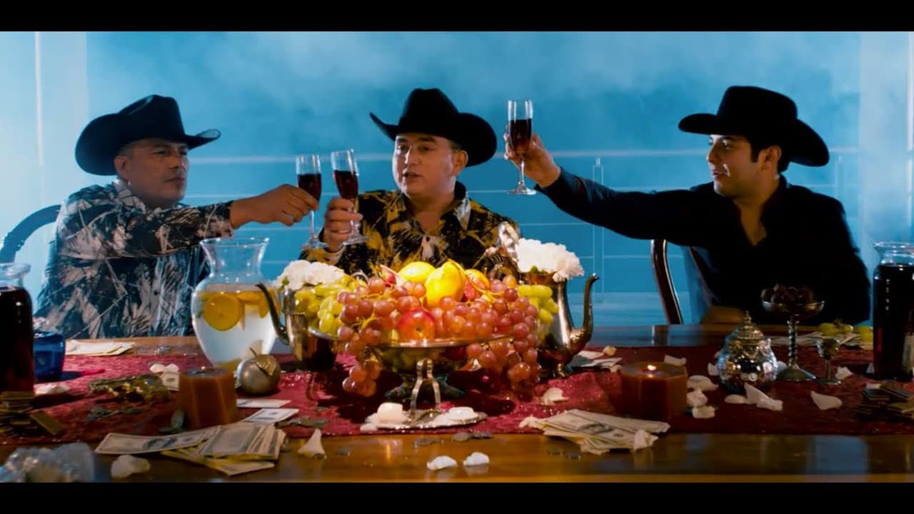 El clip, dirigido por Óscar Guerrero, muestra a Israel "El Mecha", César "El Tigre" y Johnny Cortes, acompañados por una banda.