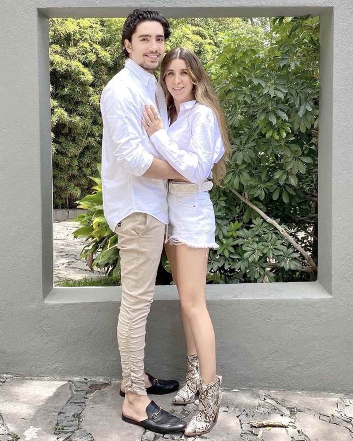 En la celebración no podía faltar su prometida Alexia Hernández, quien también le escribió mensajes a Alex por su día.
